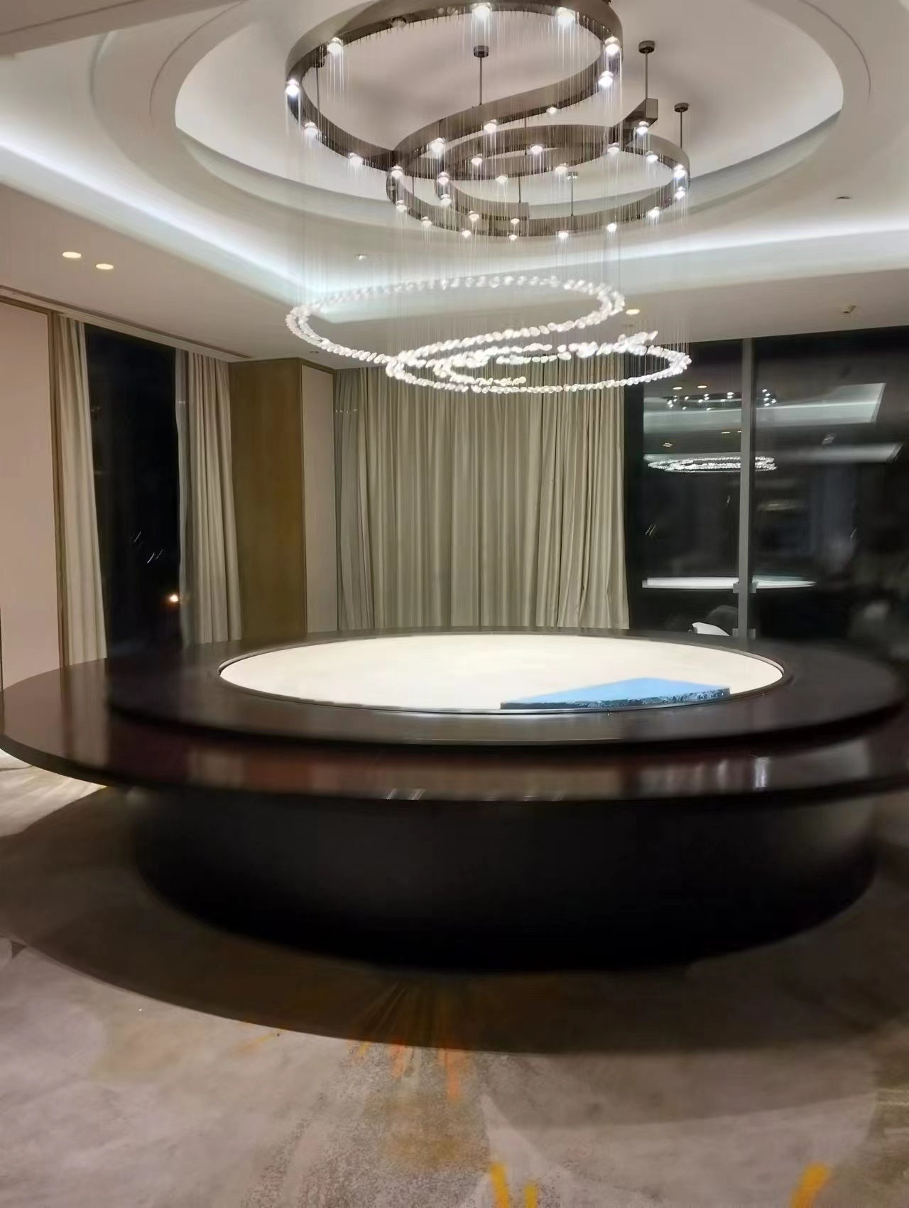 喜來(lái)登酒店圓桌